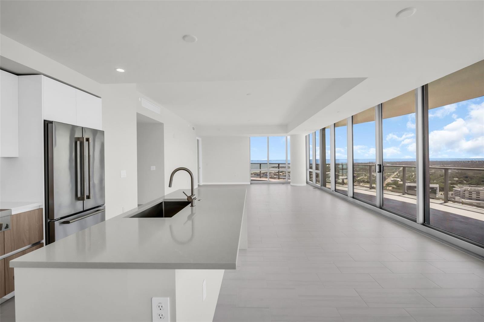 Image 11 of 87 For 400 Central Avenue 3401