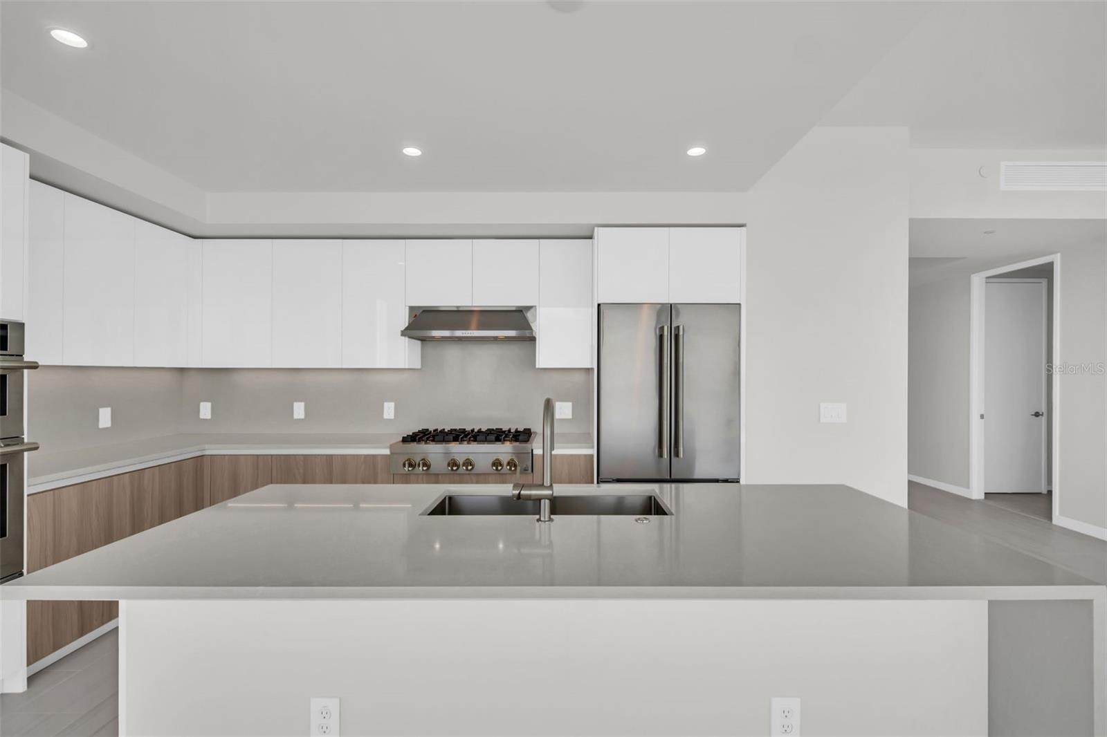 Image 14 of 87 For 400 Central Avenue 3401