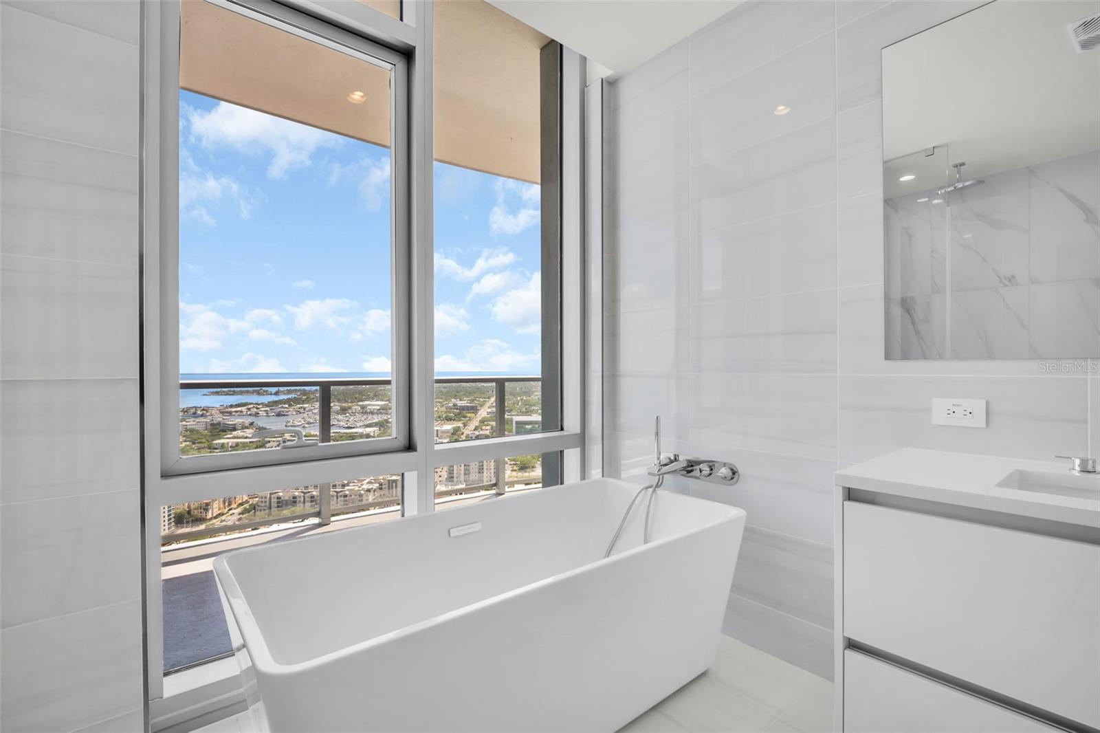 Image 41 of 87 For 400 Central Avenue 3401