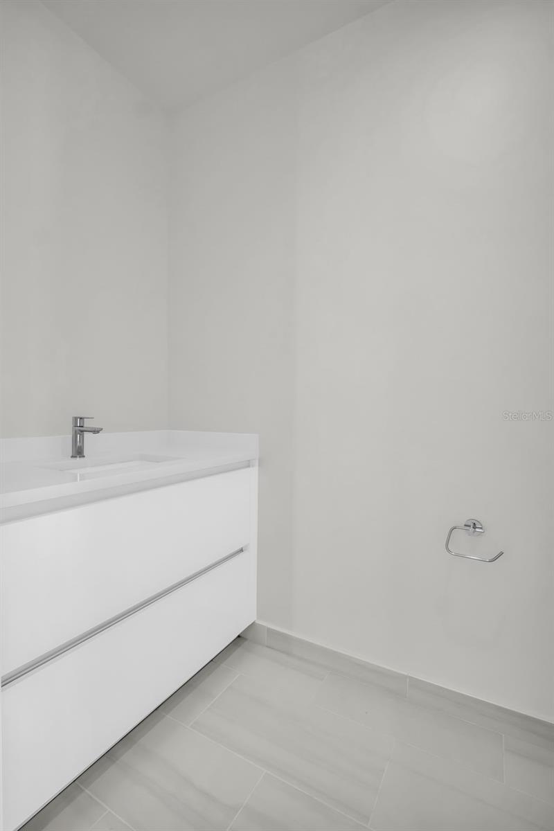 Image 46 of 87 For 400 Central Avenue 3401