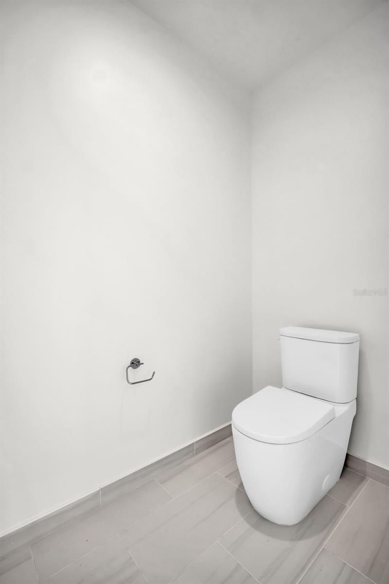 Image 47 of 87 For 400 Central Avenue 3401