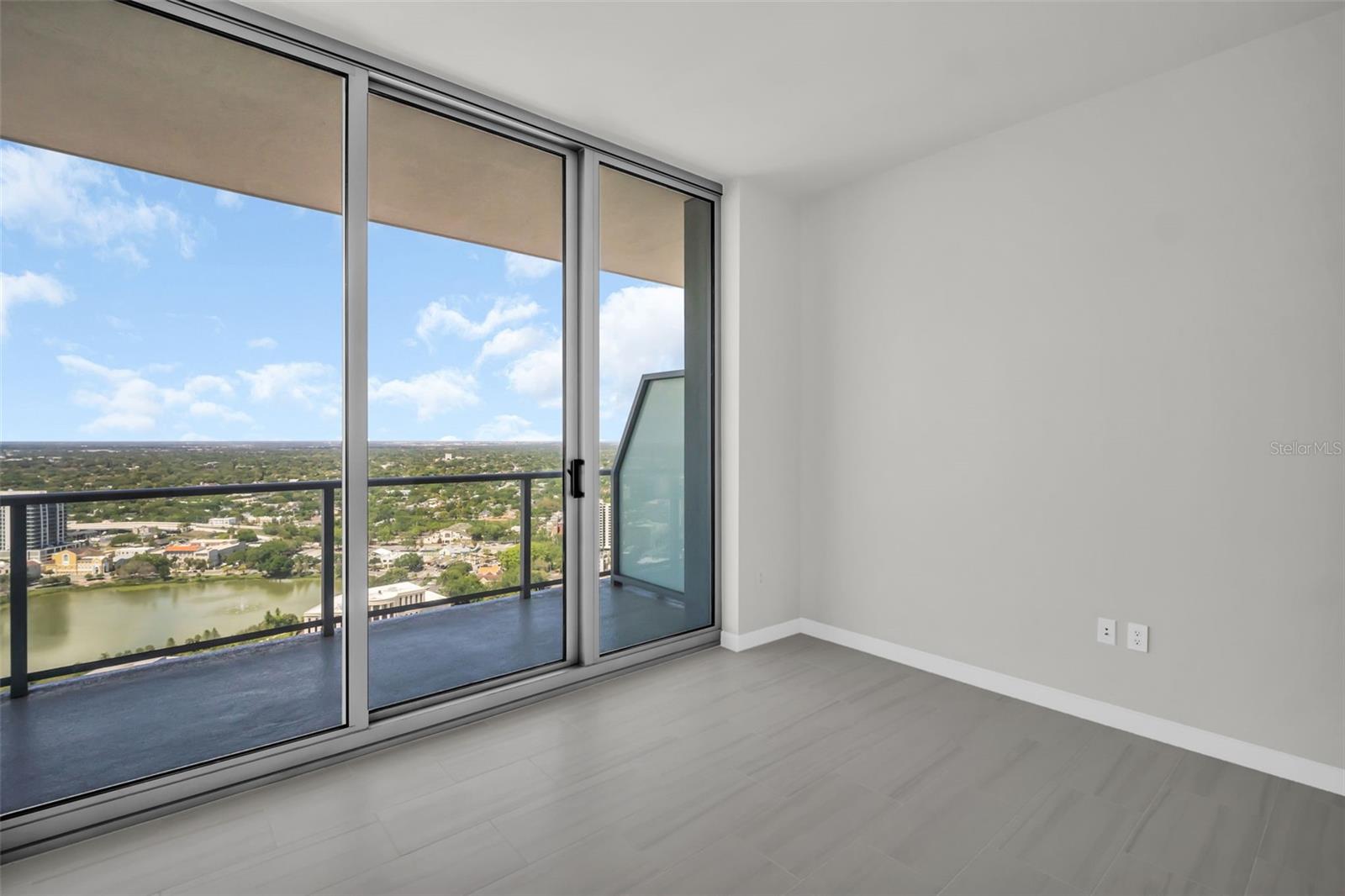 Image 53 of 87 For 400 Central Avenue 3401