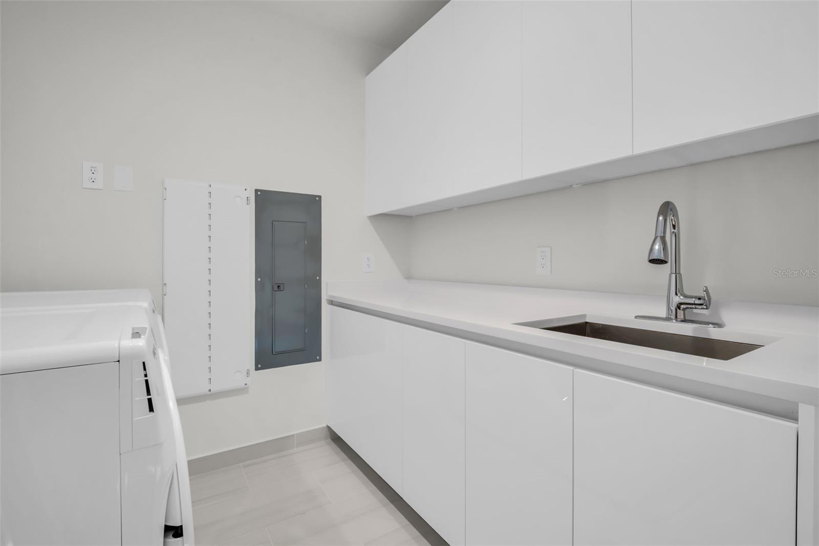 Image 62 of 87 For 400 Central Avenue 3401