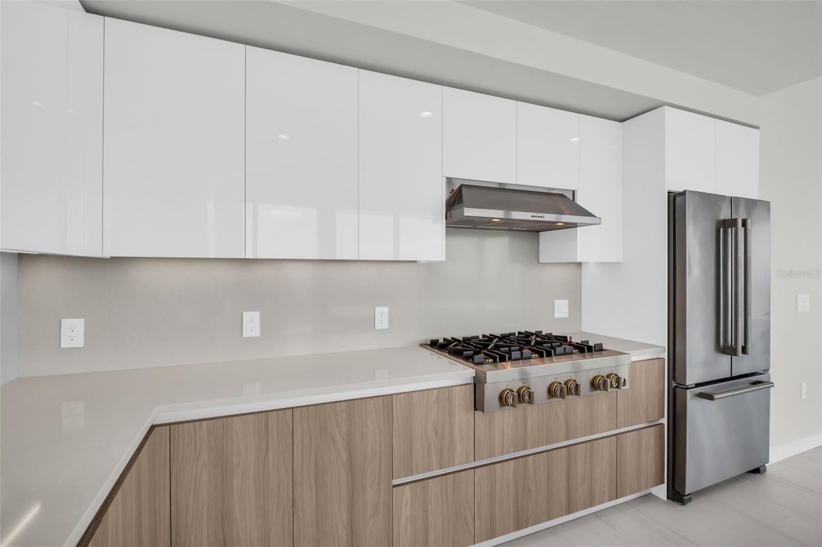 Image 8 of 87 For 400 Central Avenue 3401