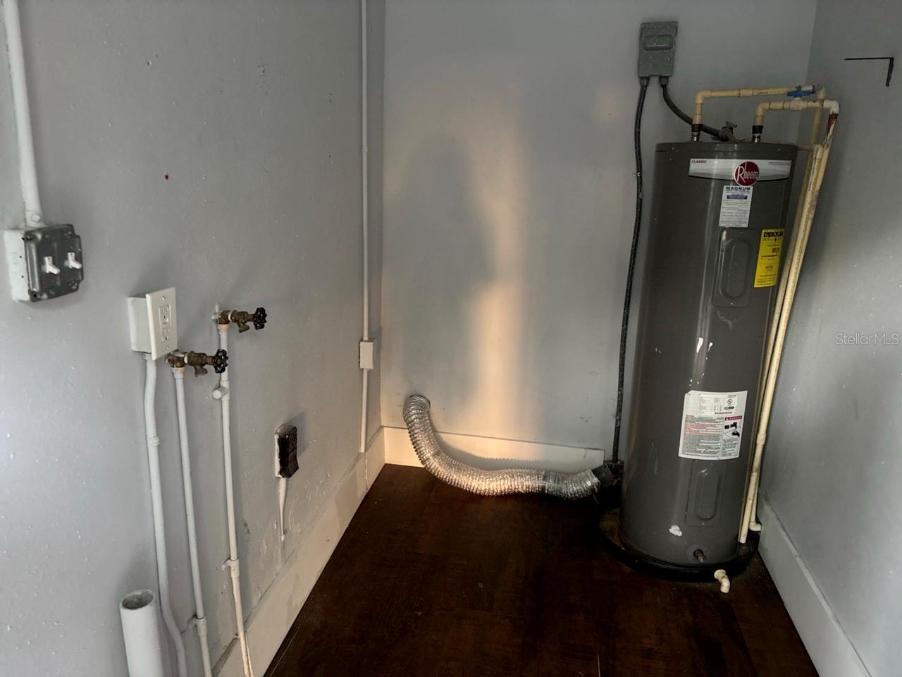 Image 5 of 10 For 922 Ida Street