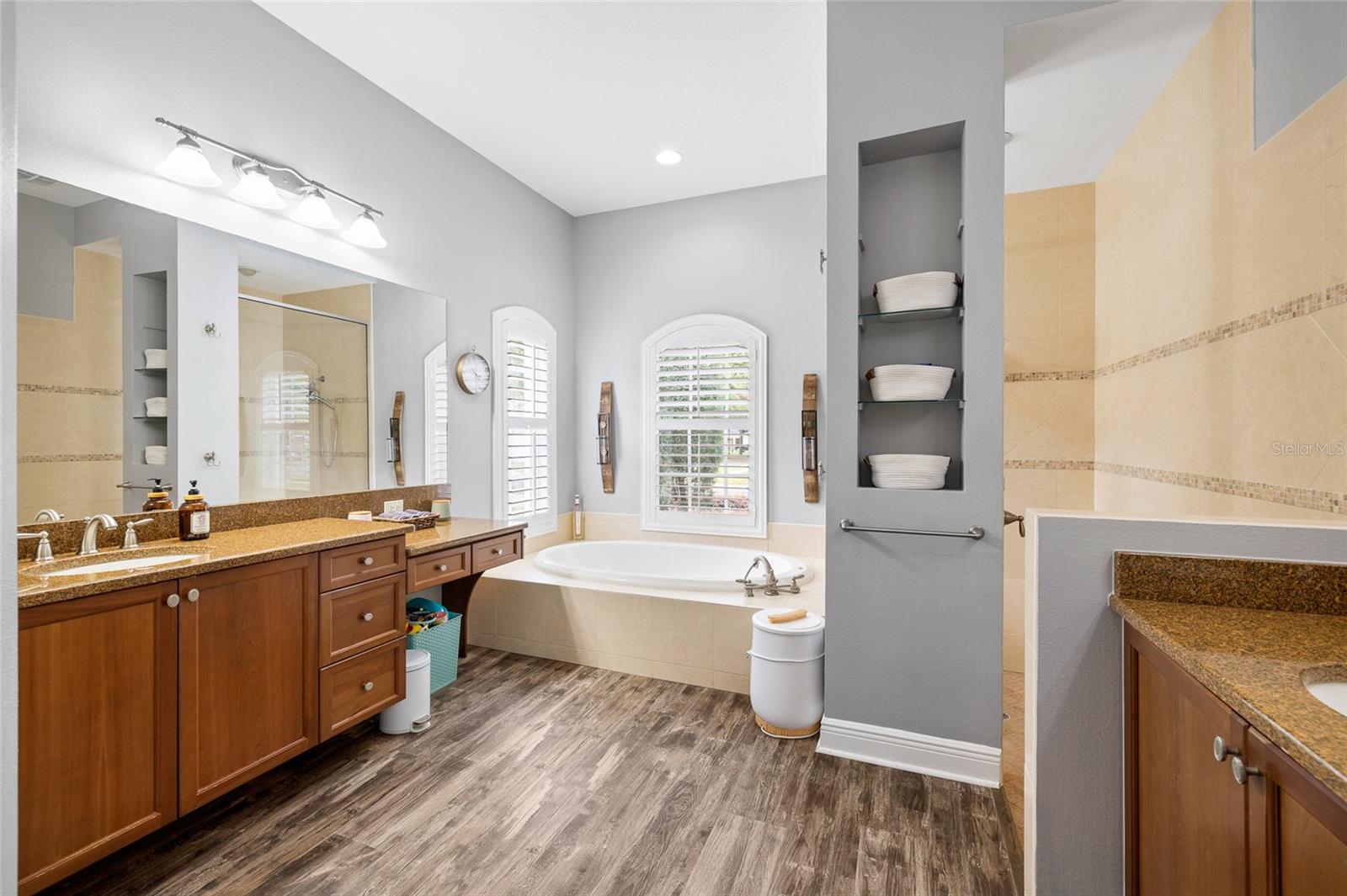 Listing photo id 25 for 16109 Ternglade Drive