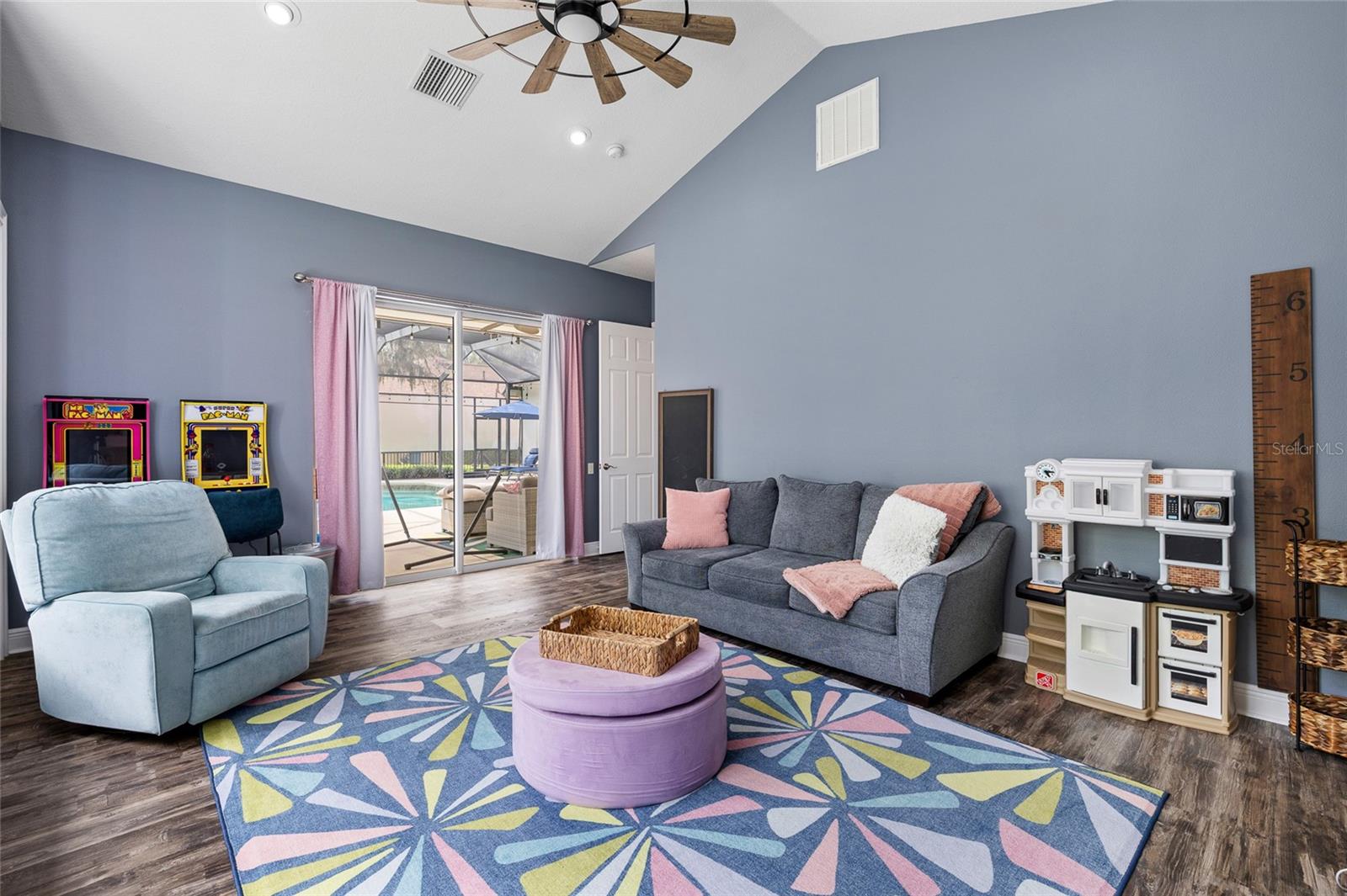 Listing photo id 38 for 16109 Ternglade Drive