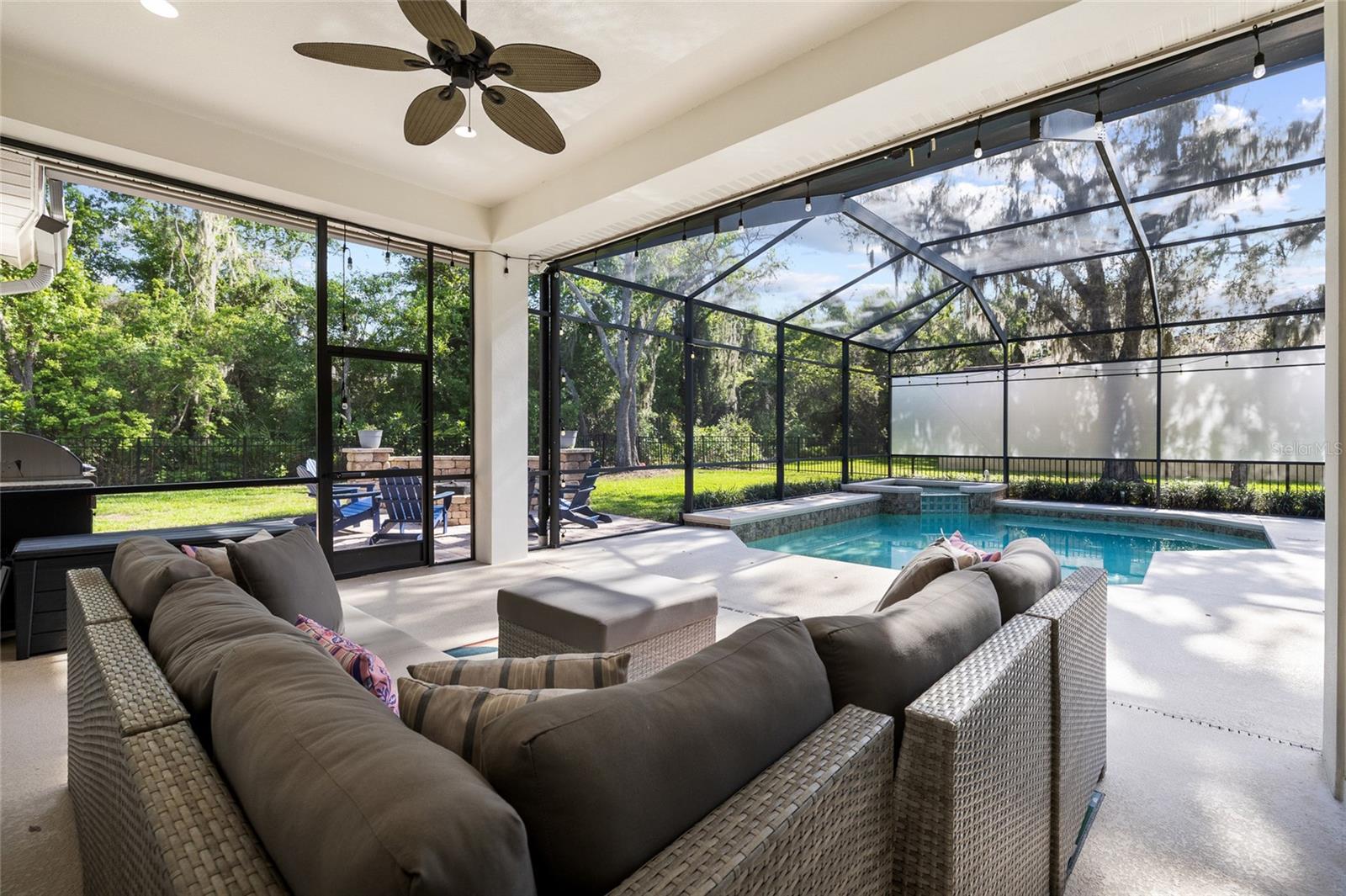 Listing photo id 40 for 16109 Ternglade Drive