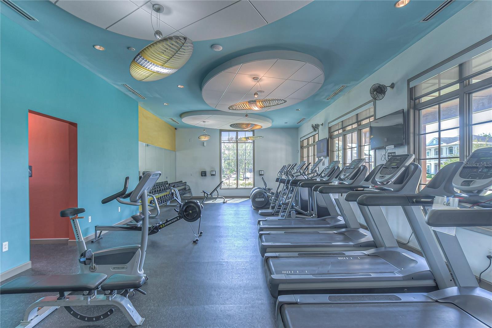 Listing photo id 81 for 16109 Ternglade Drive