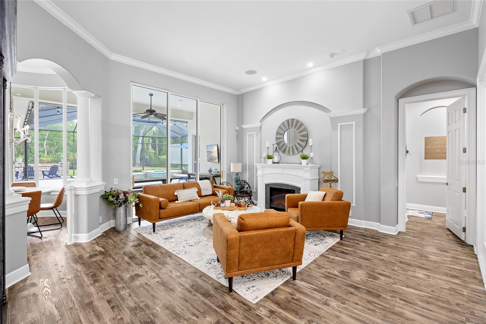 Listing photo id 7 for 16109 Ternglade Drive