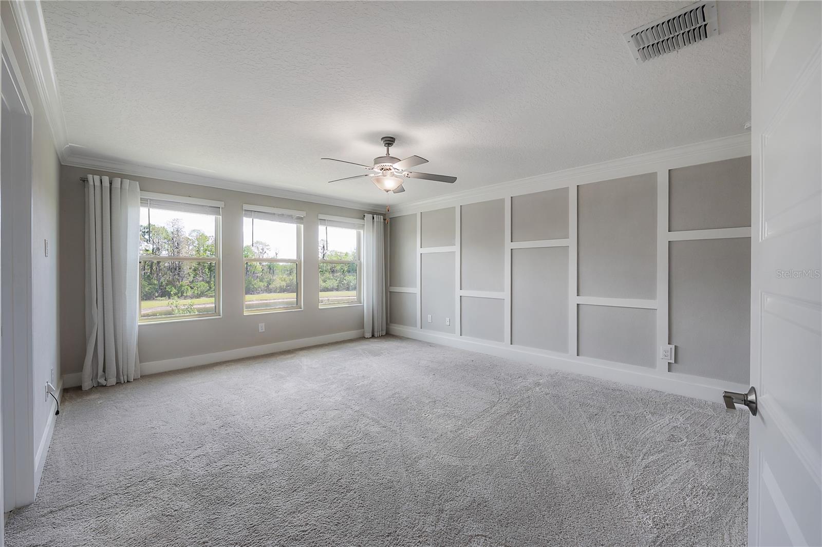 Listing photo id 10 for 4652 Ballantrae Boulevard