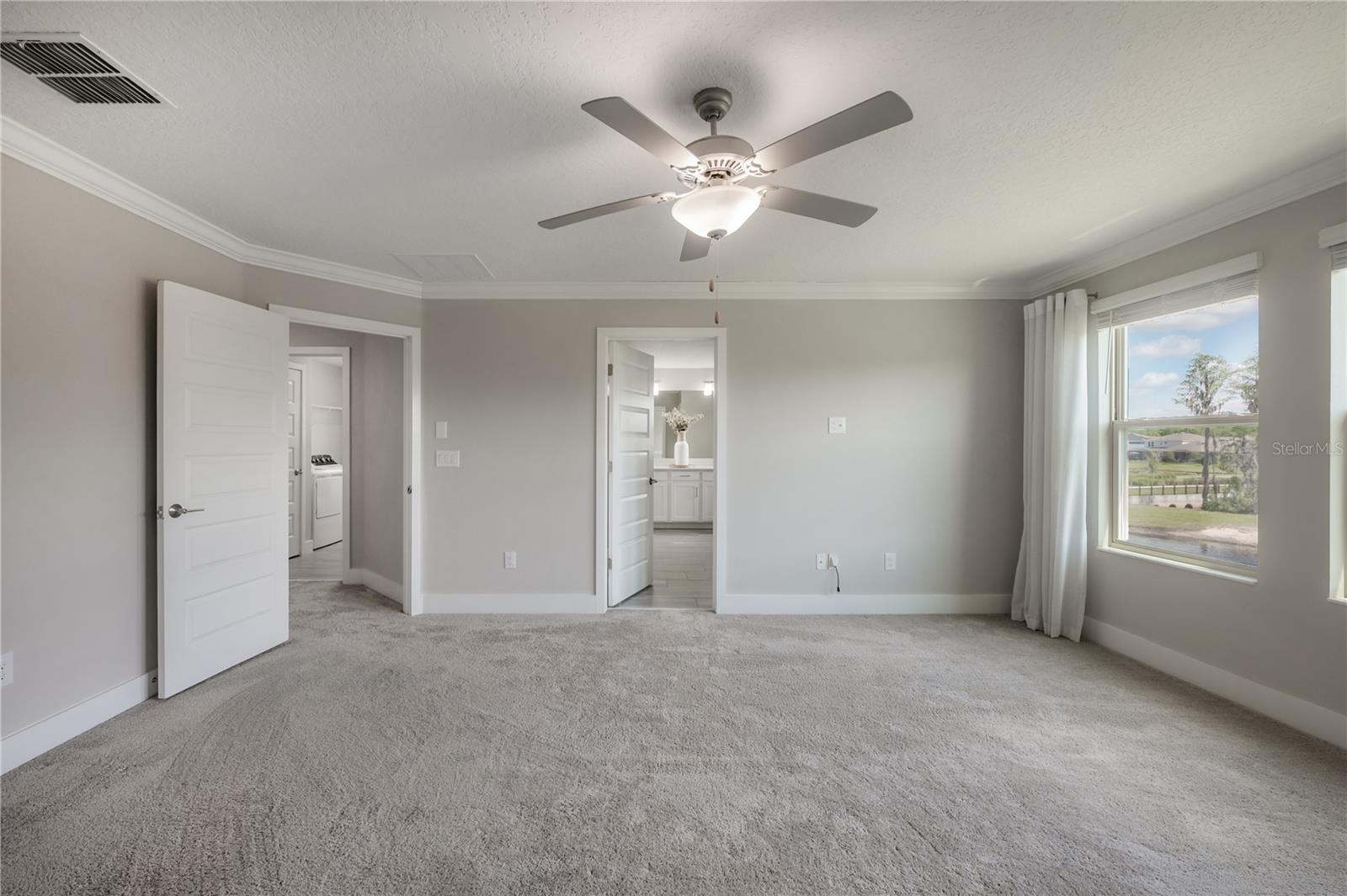 Listing photo id 12 for 4652 Ballantrae Boulevard