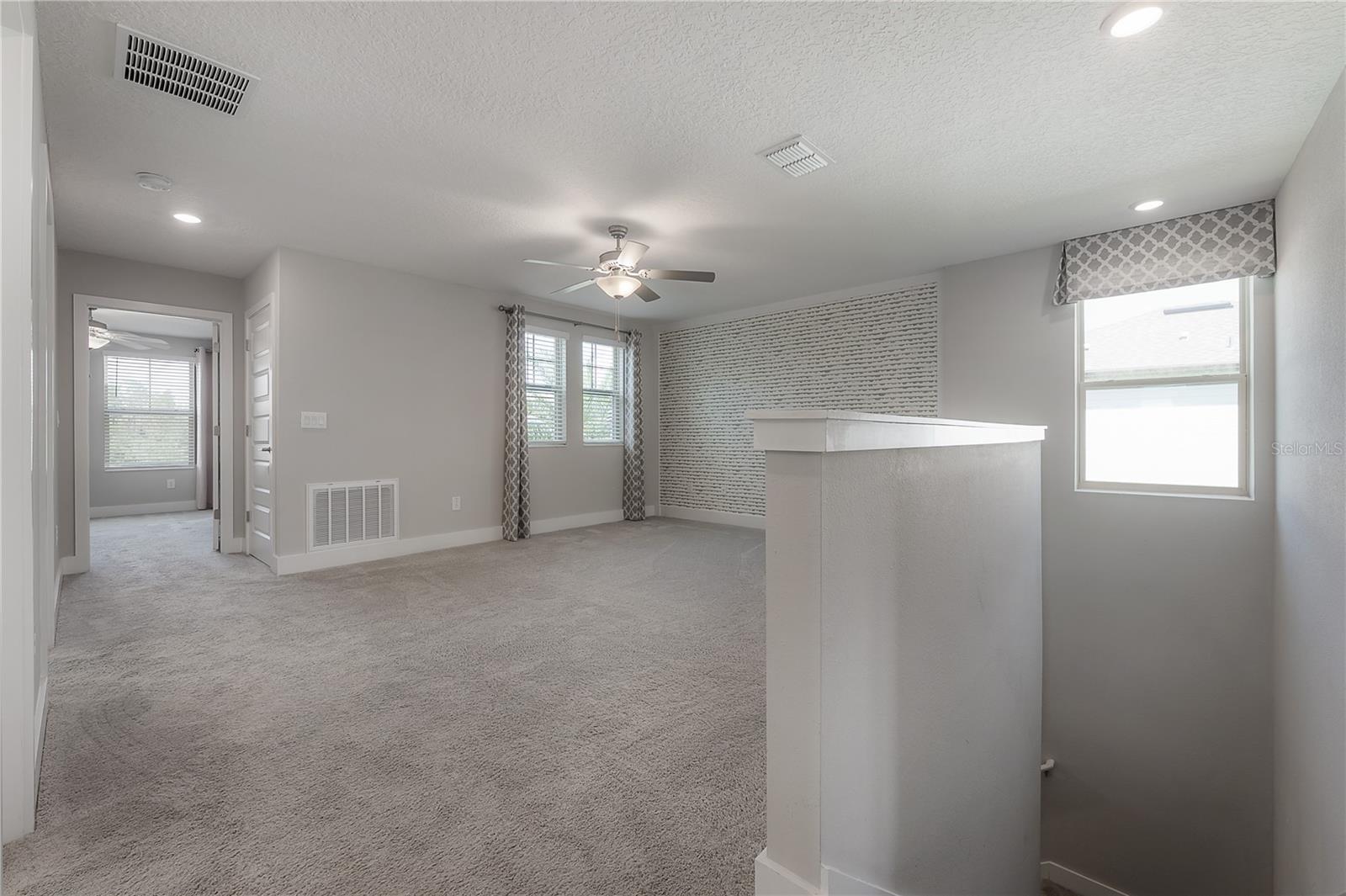 Listing photo id 17 for 4652 Ballantrae Boulevard