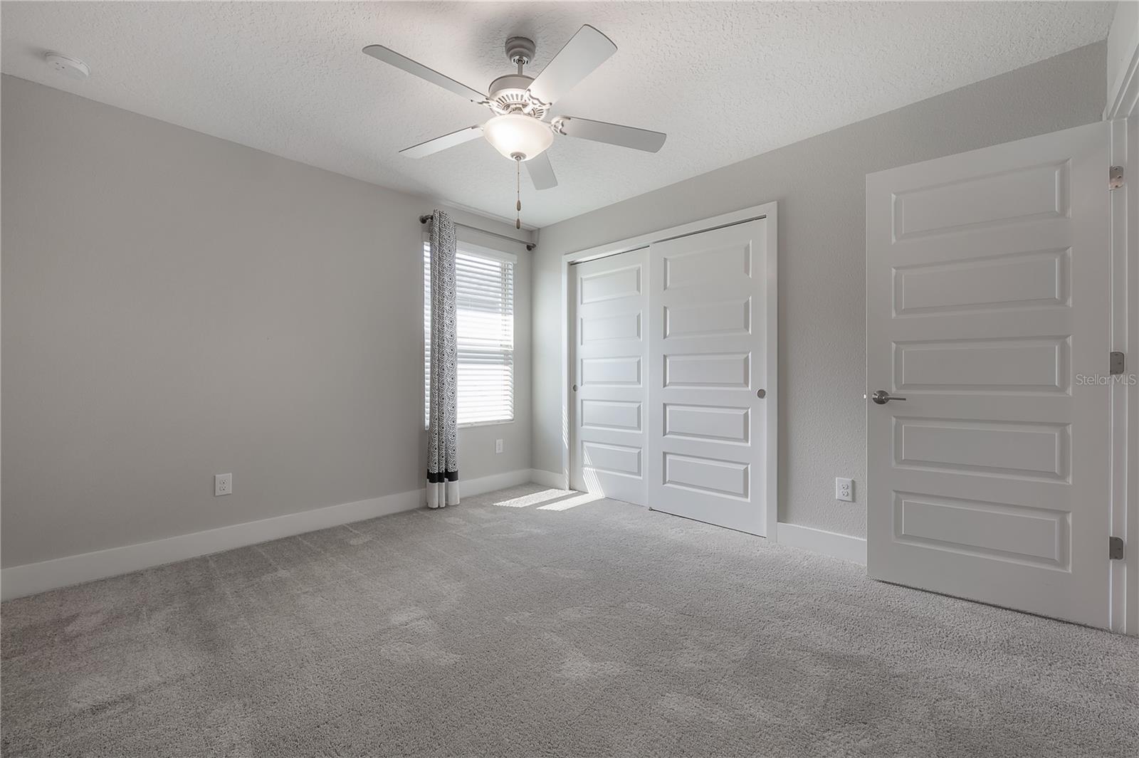 Listing photo id 19 for 4652 Ballantrae Boulevard