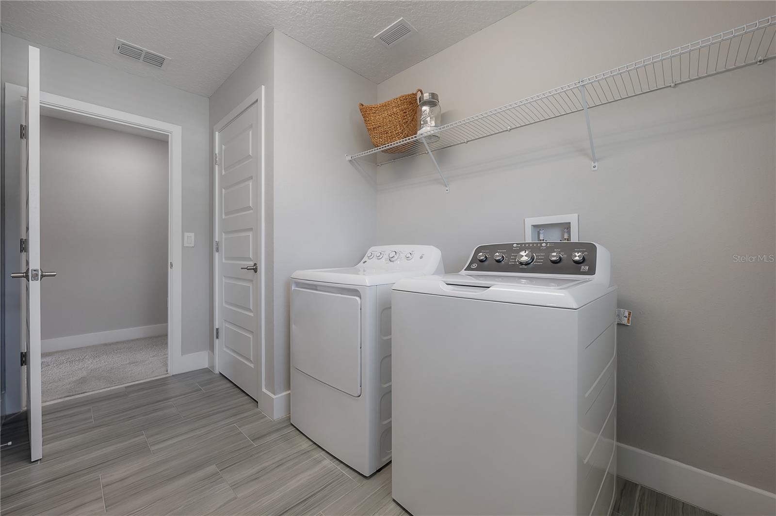 Listing photo id 23 for 4652 Ballantrae Boulevard