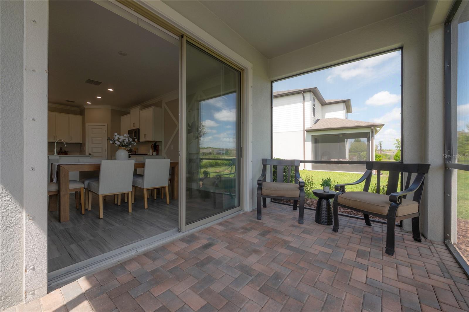 Listing photo id 30 for 4652 Ballantrae Boulevard