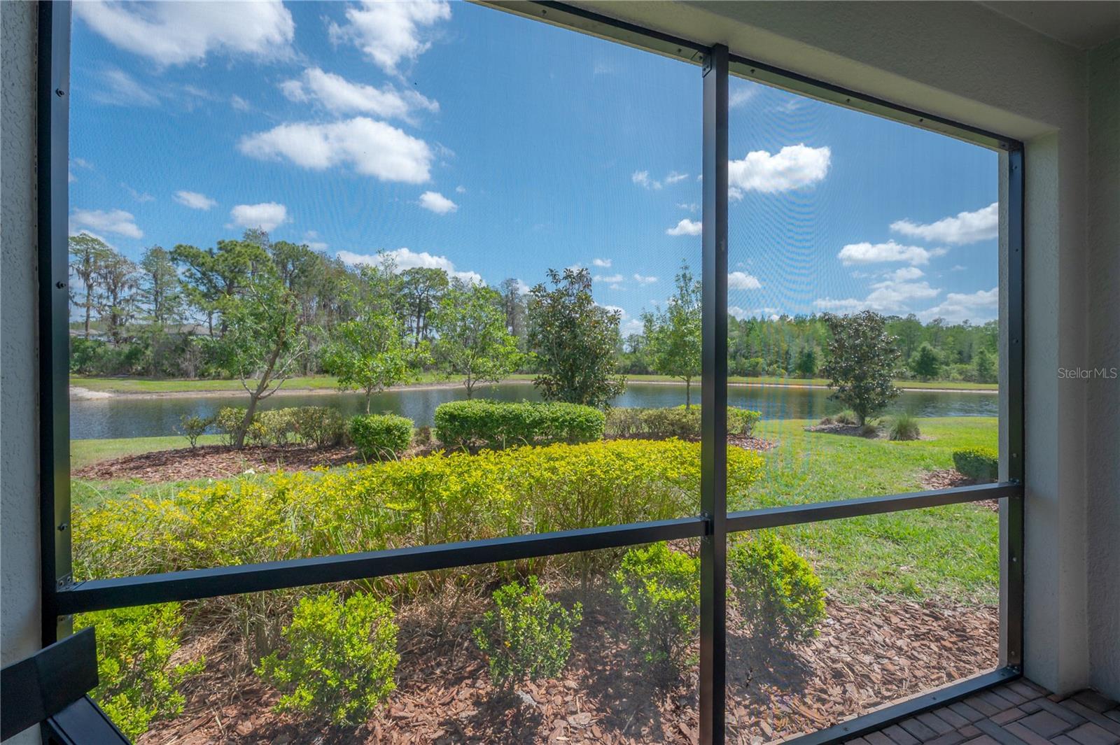 Listing photo id 31 for 4652 Ballantrae Boulevard