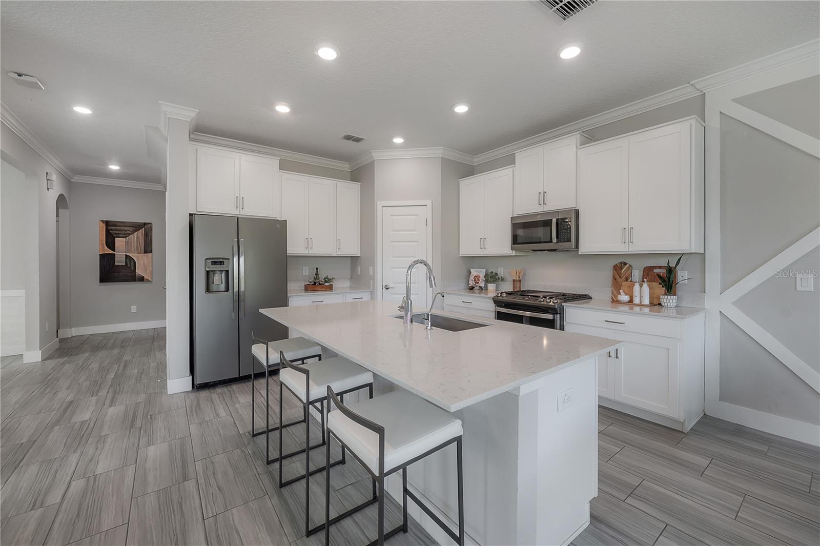 Listing photo id 2 for 4652 Ballantrae Boulevard