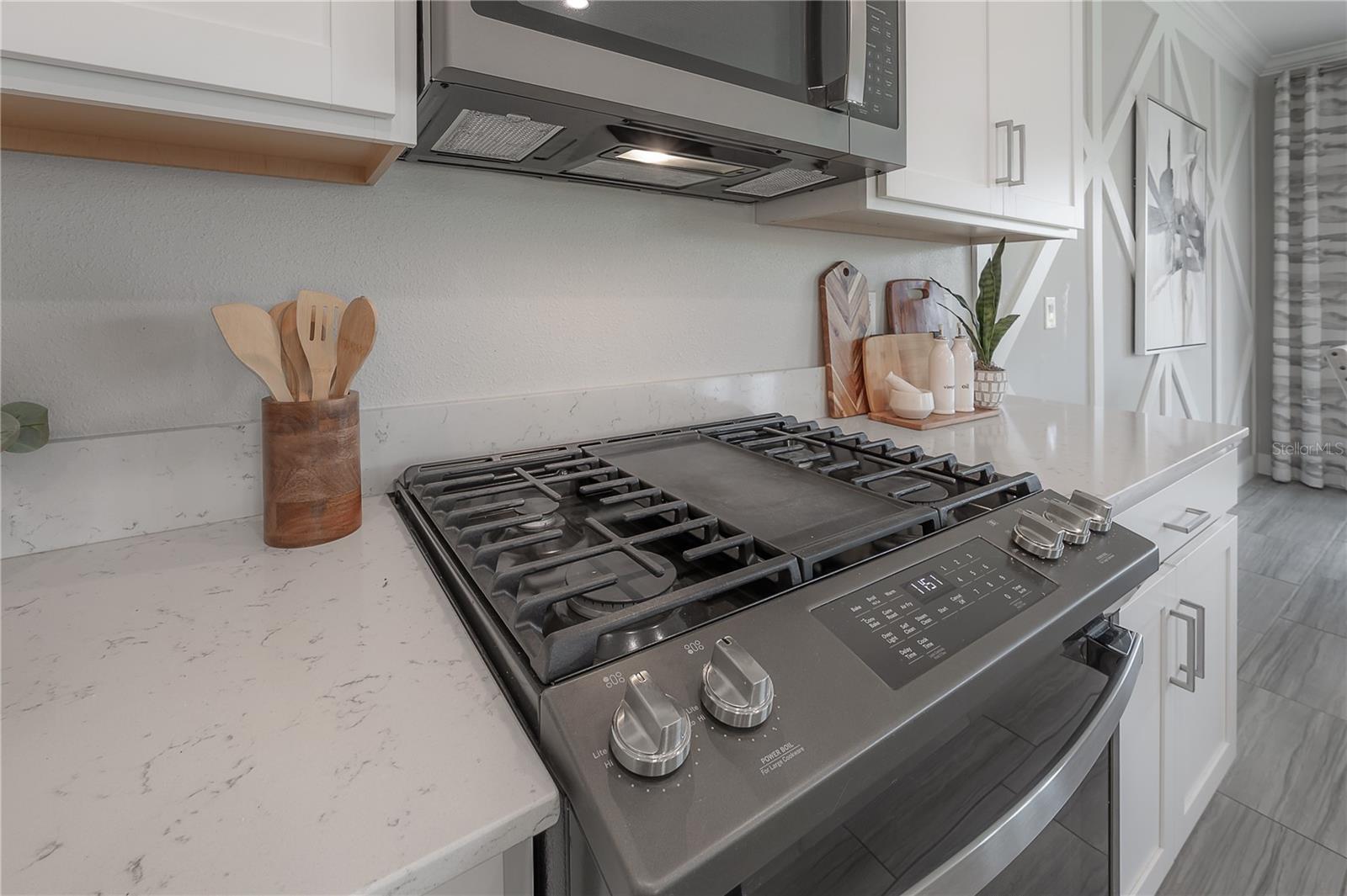 Listing photo id 3 for 4652 Ballantrae Boulevard