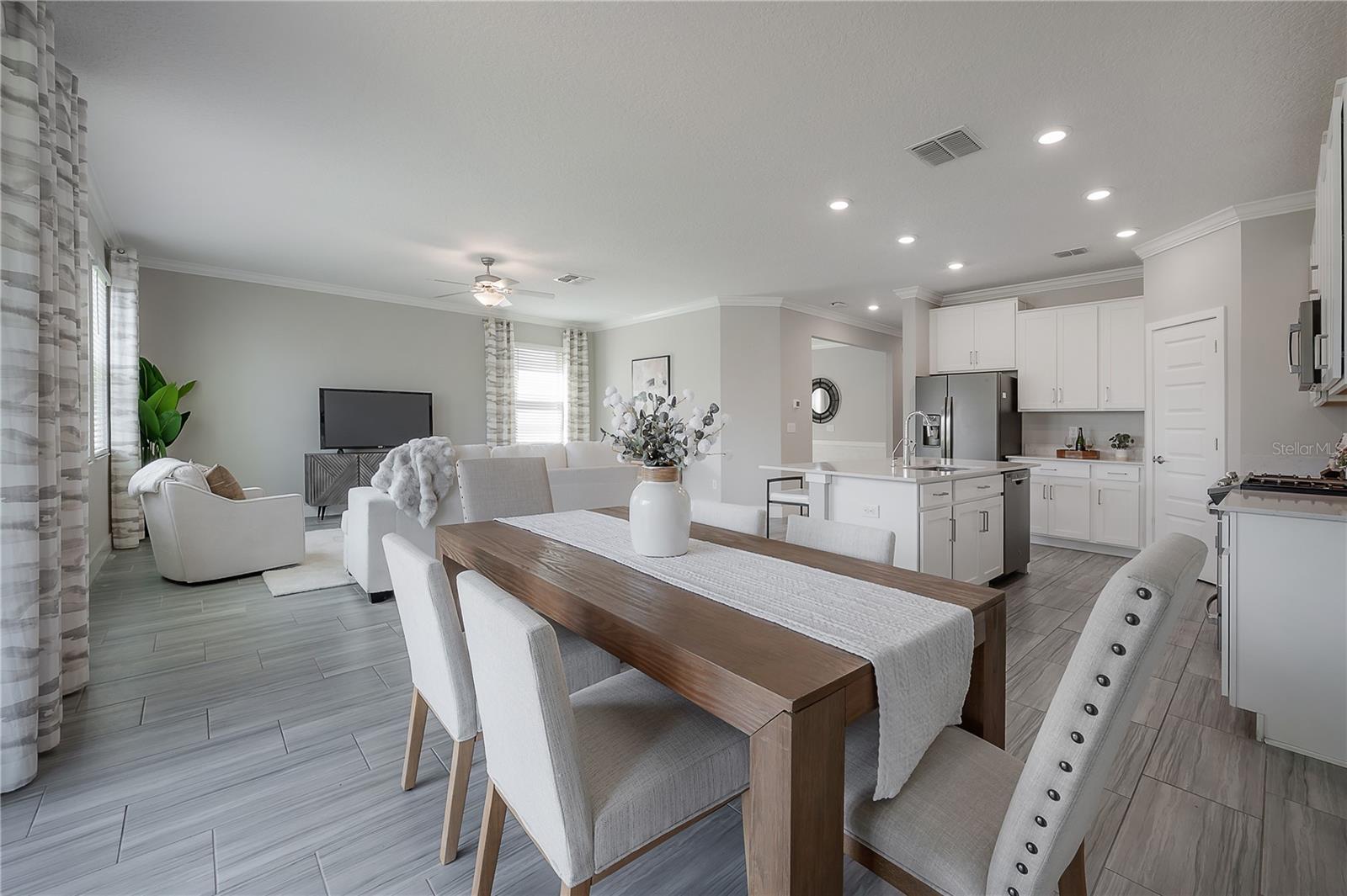 Listing photo id 6 for 4652 Ballantrae Boulevard