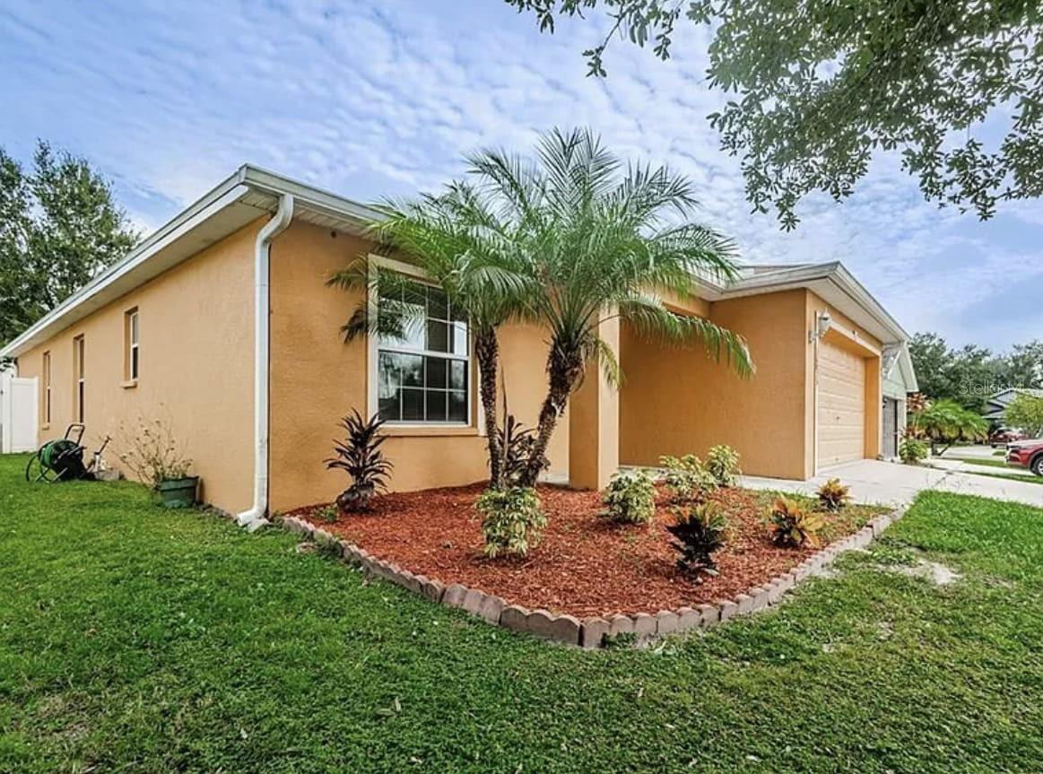 Details for 36035 Laguna Hills Circle, ZEPHYRHILLS, FL 33541