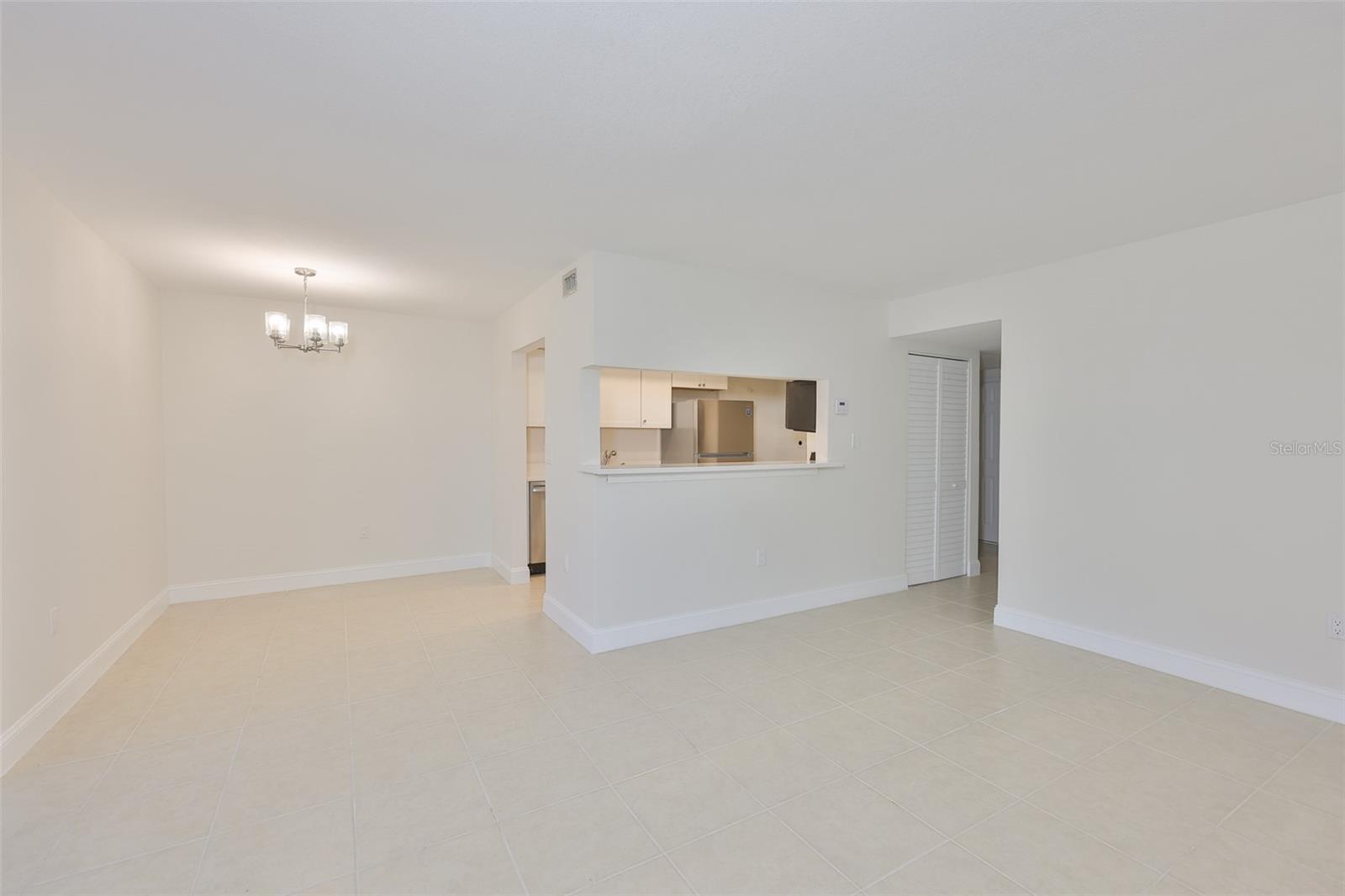 Image 21 of 37 For 11502 7th Lane N 1401