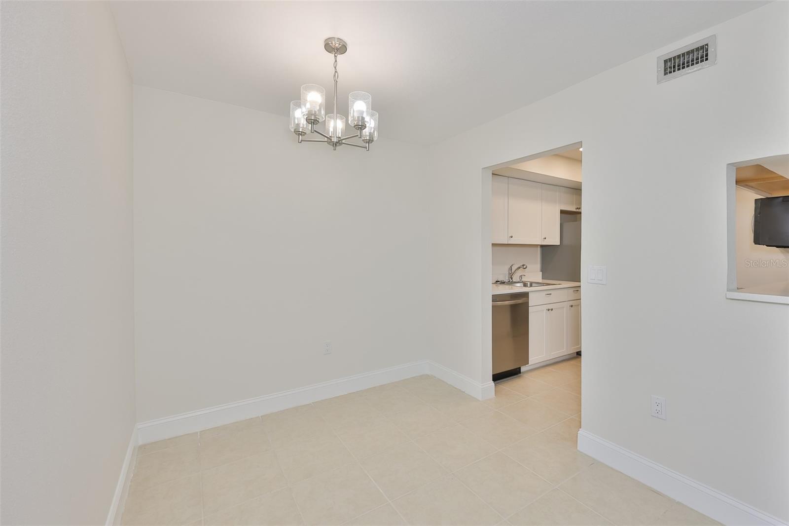 Image 22 of 37 For 11502 7th Lane N 1401