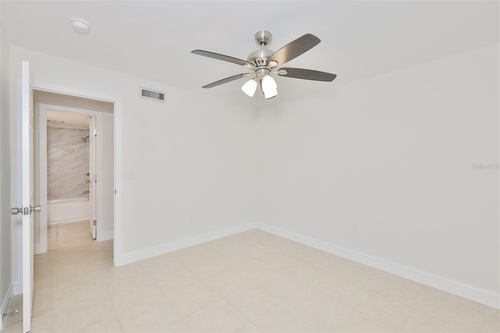 Image 8 of 37 For 11502 7th Lane N 1401