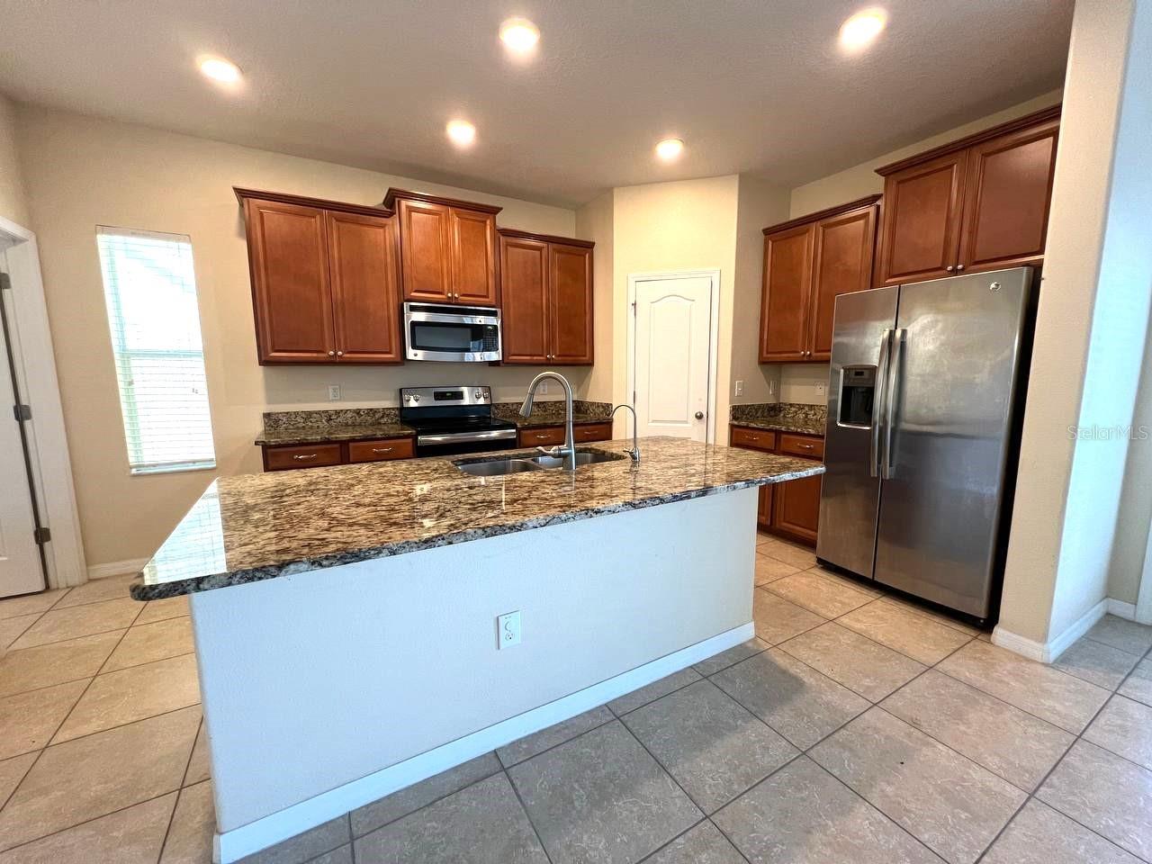 Image 6 of 32 For 18815 Hampstead Heath Court