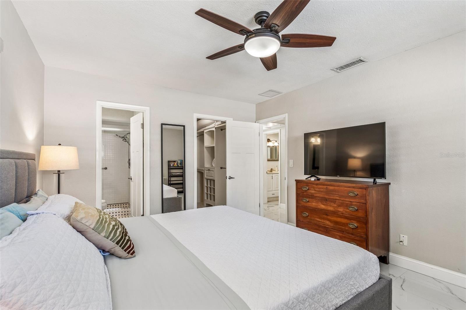 Image 21 of 42 For 6765 11th Avenue N