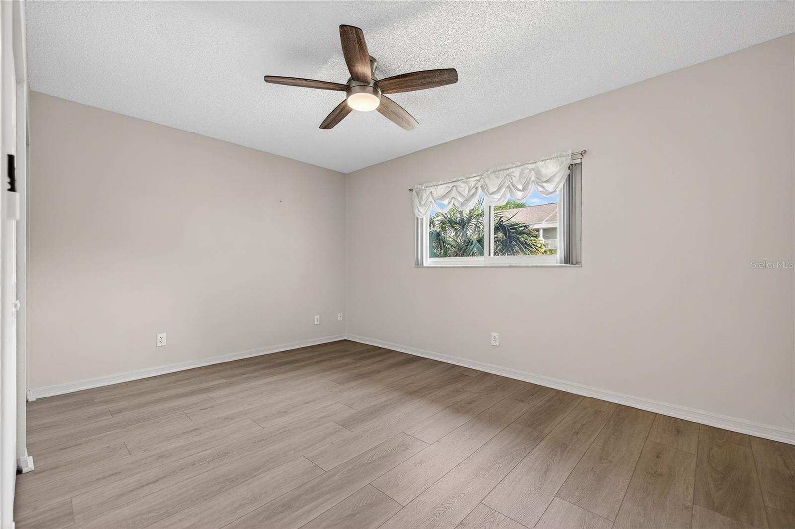 Image 21 of 36 For 2231 Utopian Drive E 219