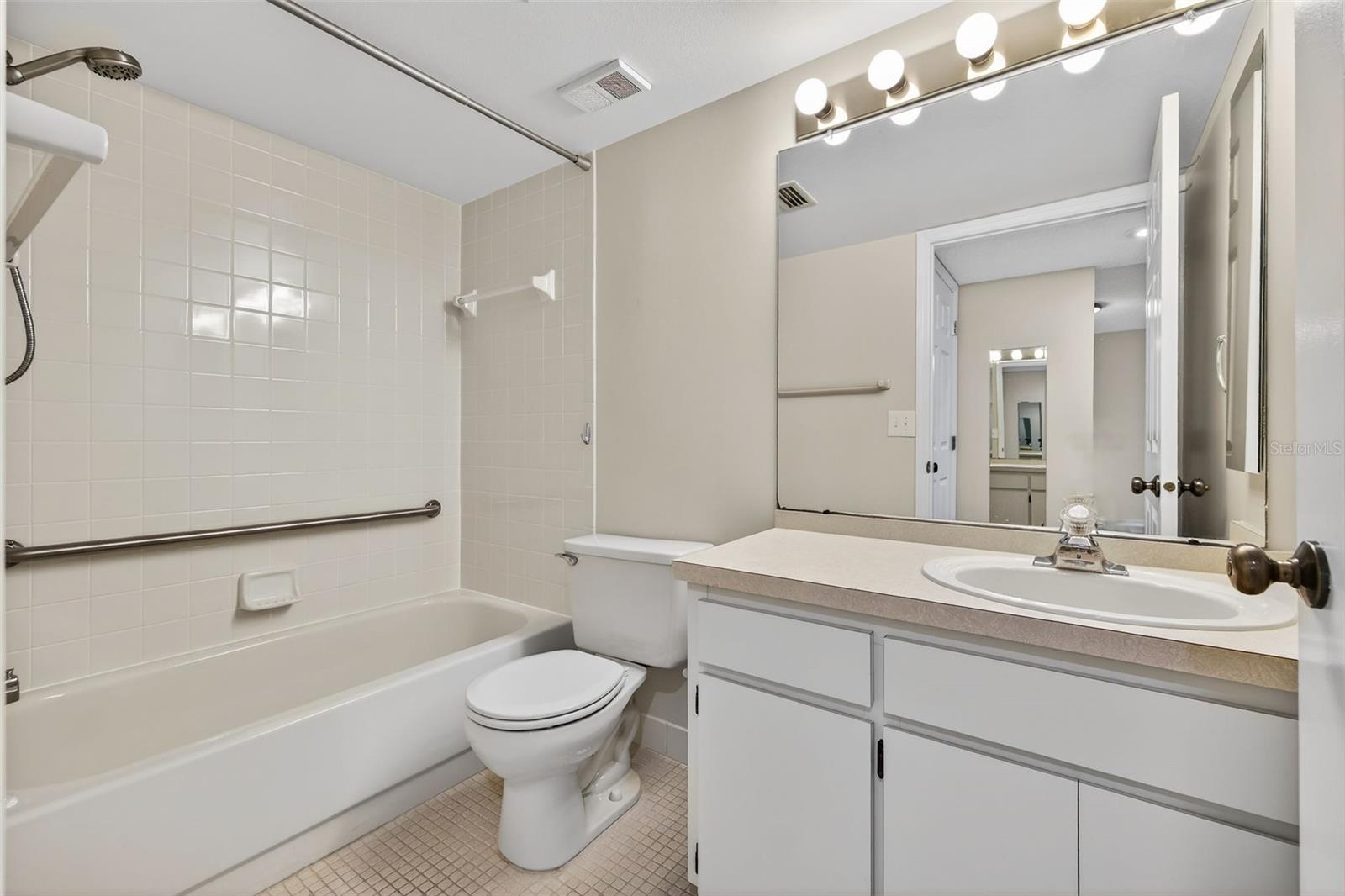 Image 22 of 36 For 2231 Utopian Drive E 219