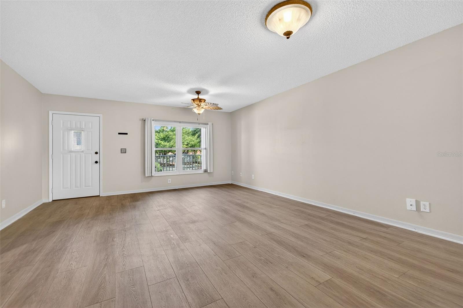 Image 6 of 36 For 2231 Utopian Drive E 219