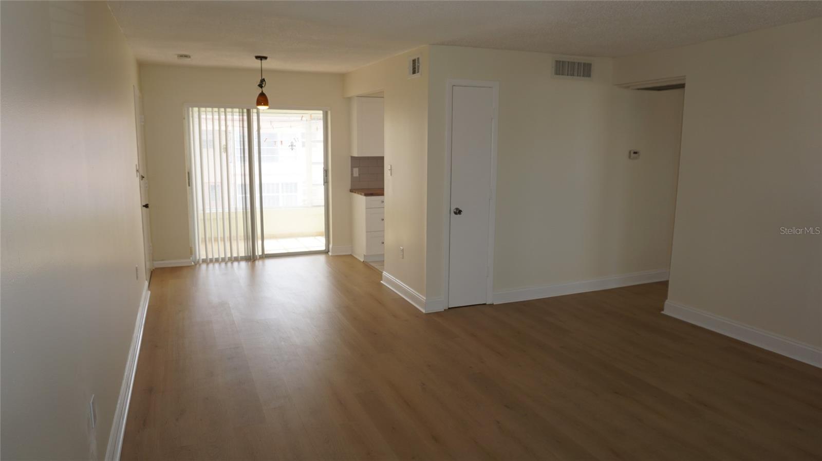 Image 11 of 20 For 7011 Place De La Paix 2b