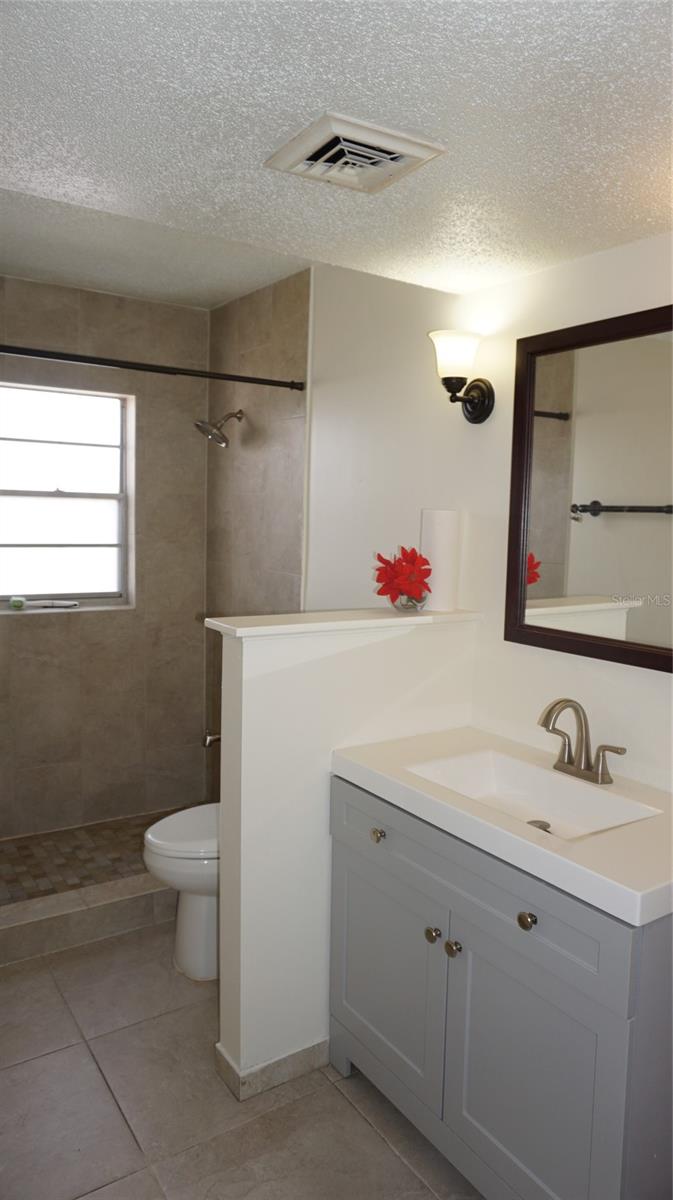 Image 13 of 20 For 7011 Place De La Paix 2b