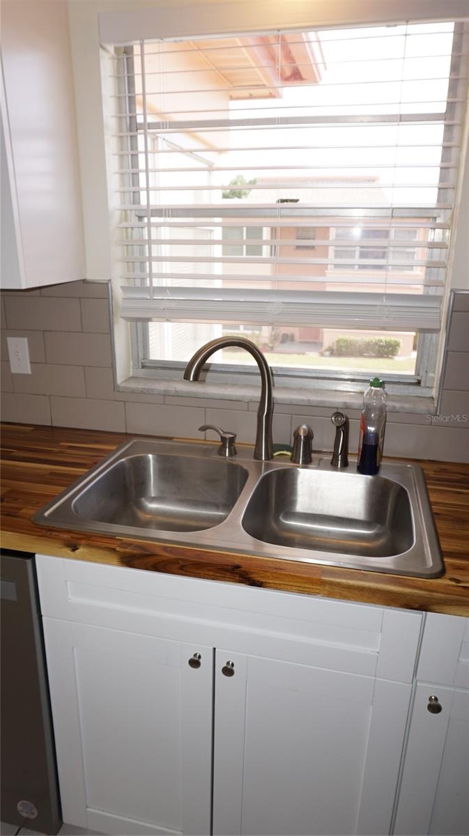 Image 3 of 20 For 7011 Place De La Paix 2b