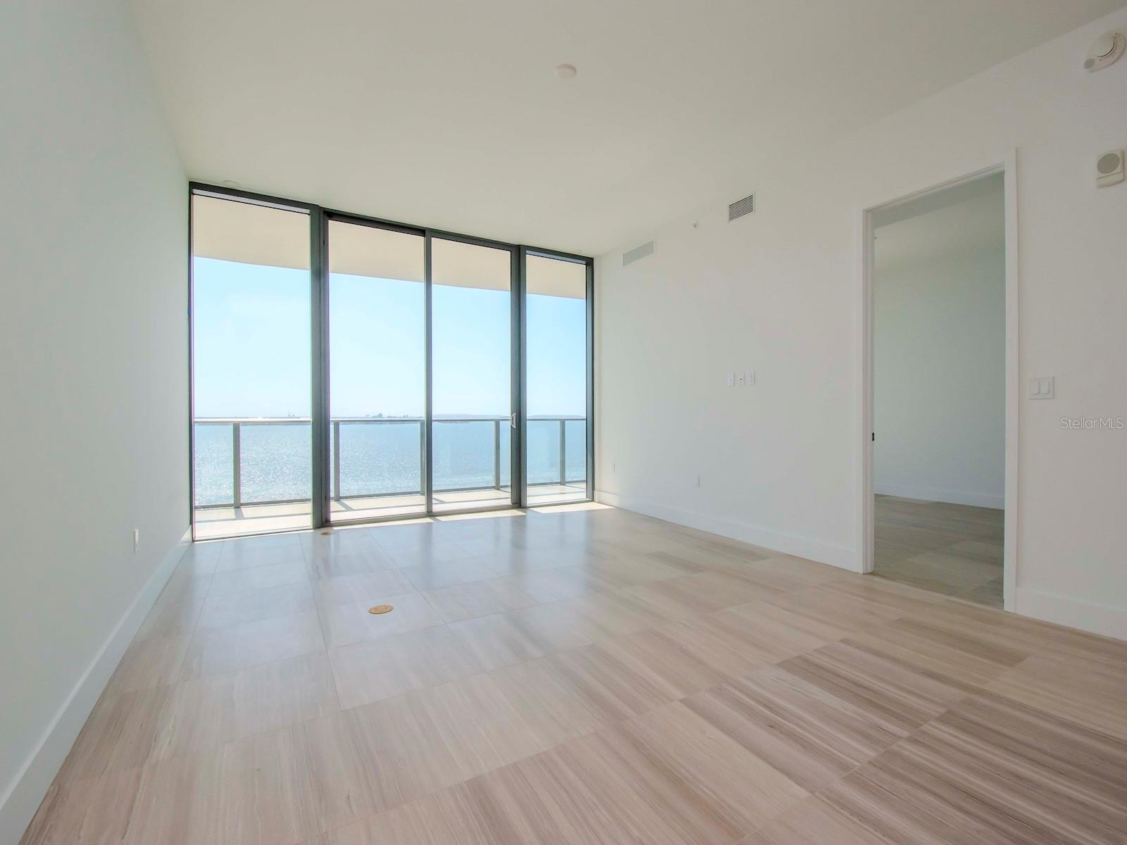 Image 13 of 80 For 3101 Bayshore Blvd Street 1102