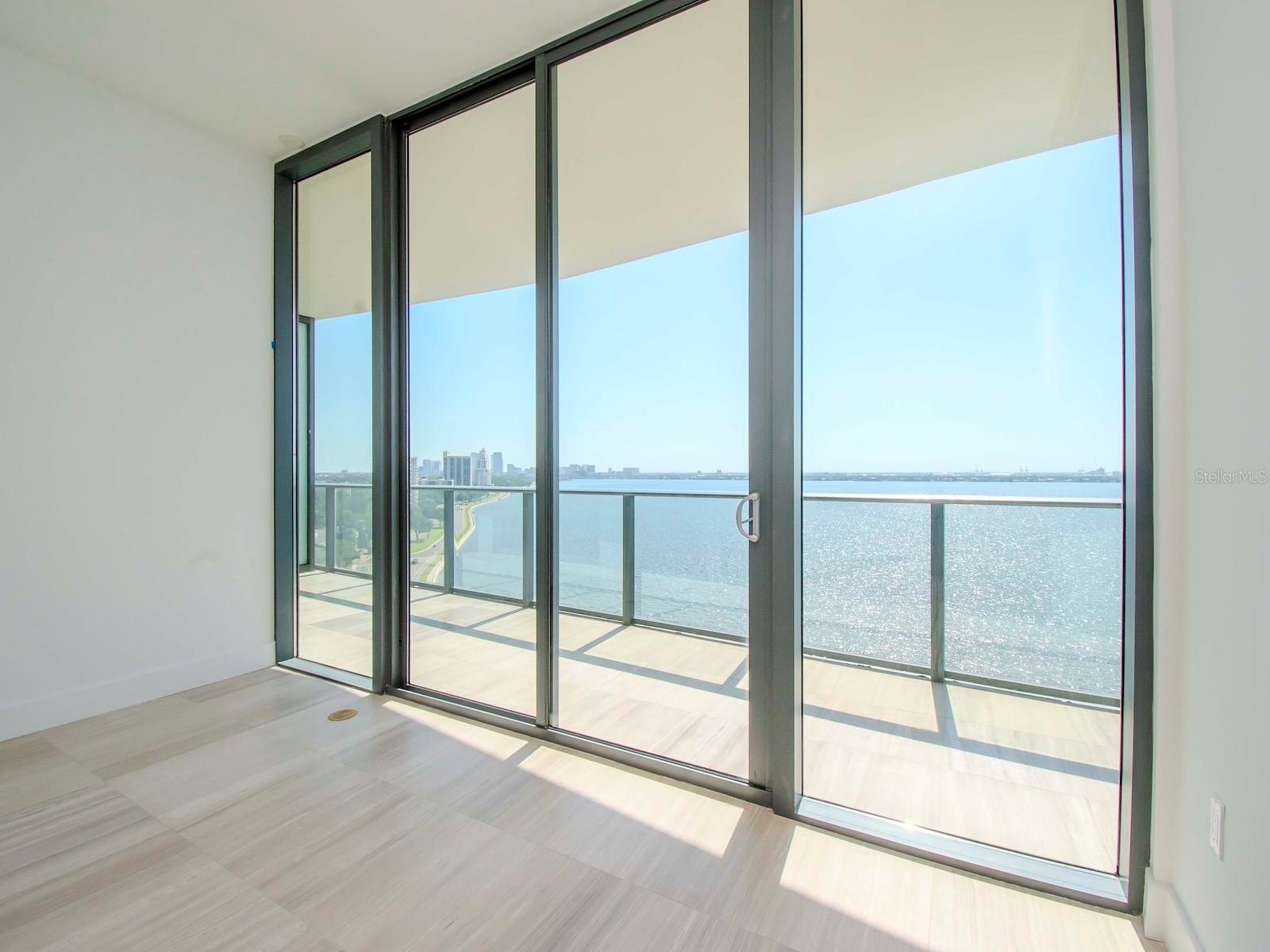 Image 16 of 80 For 3101 Bayshore Blvd Street 1102