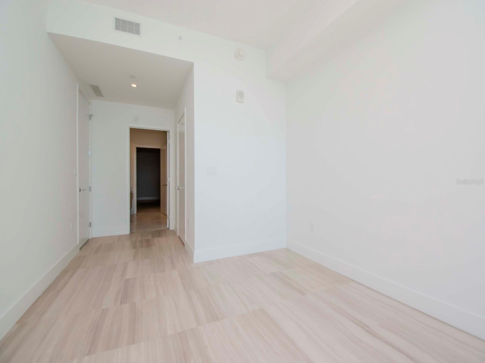 Image 26 of 80 For 3101 Bayshore Blvd Street 1102