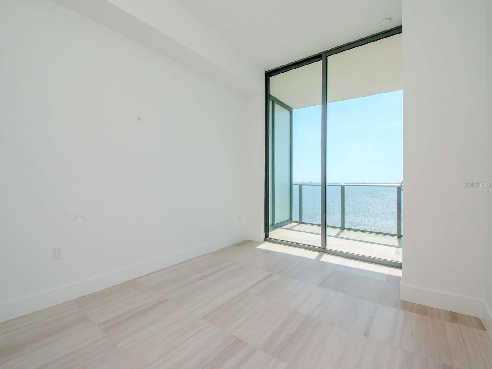 Image 27 of 80 For 3101 Bayshore Blvd Street 1102