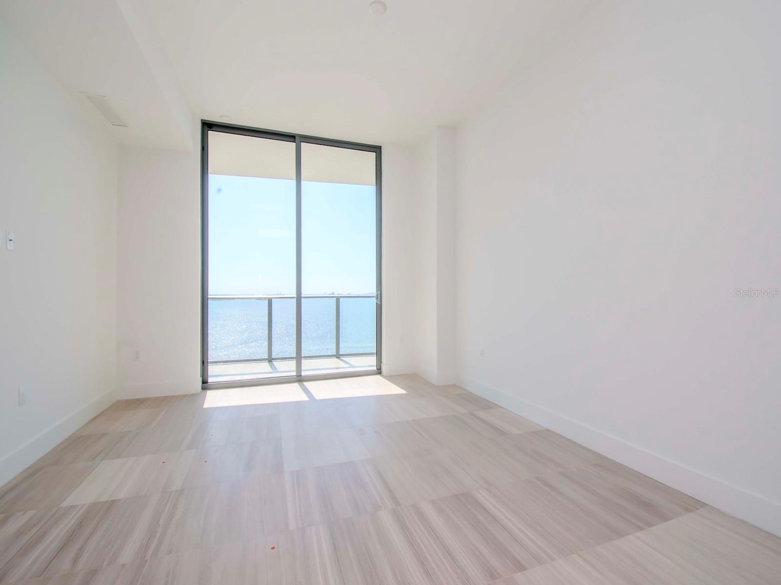 Image 33 of 80 For 3101 Bayshore Blvd Street 1102