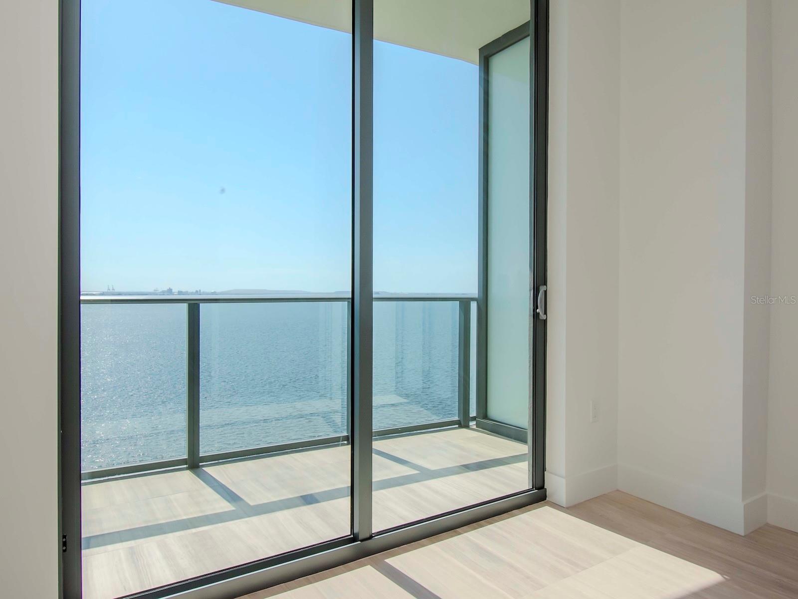 Image 35 of 80 For 3101 Bayshore Blvd Street 1102