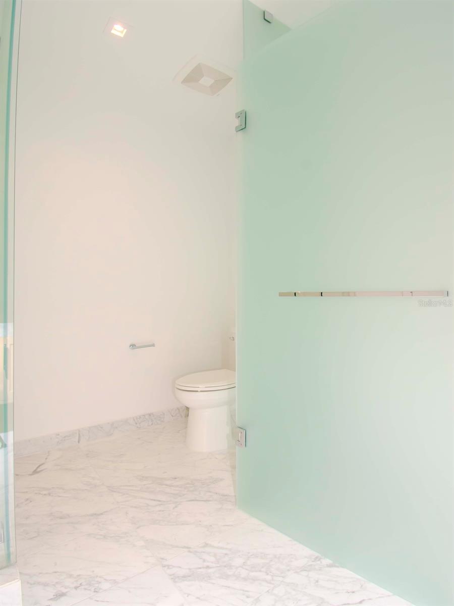 Image 46 of 80 For 3101 Bayshore Blvd Street 1102