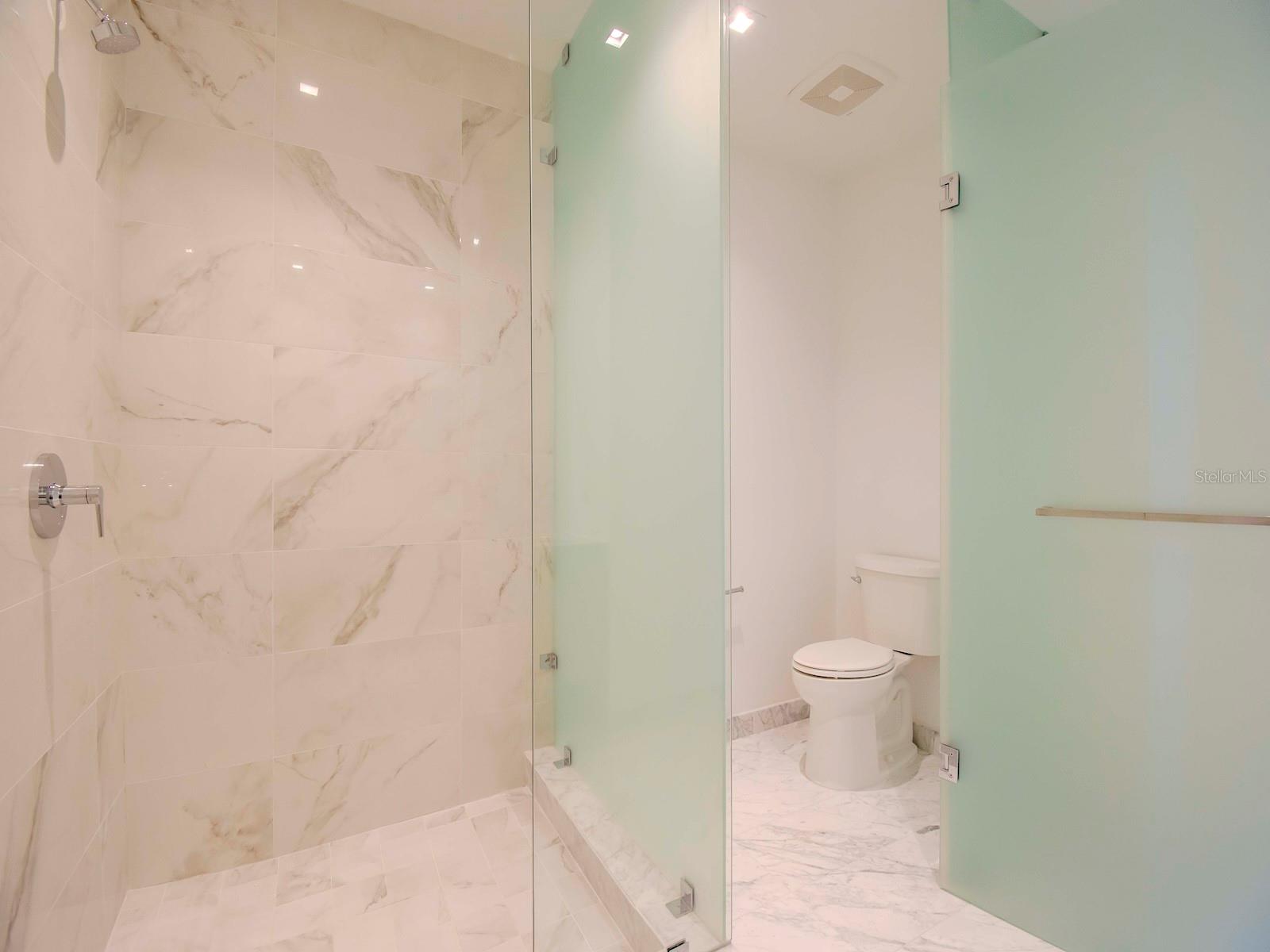 Image 48 of 80 For 3101 Bayshore Blvd Street 1102