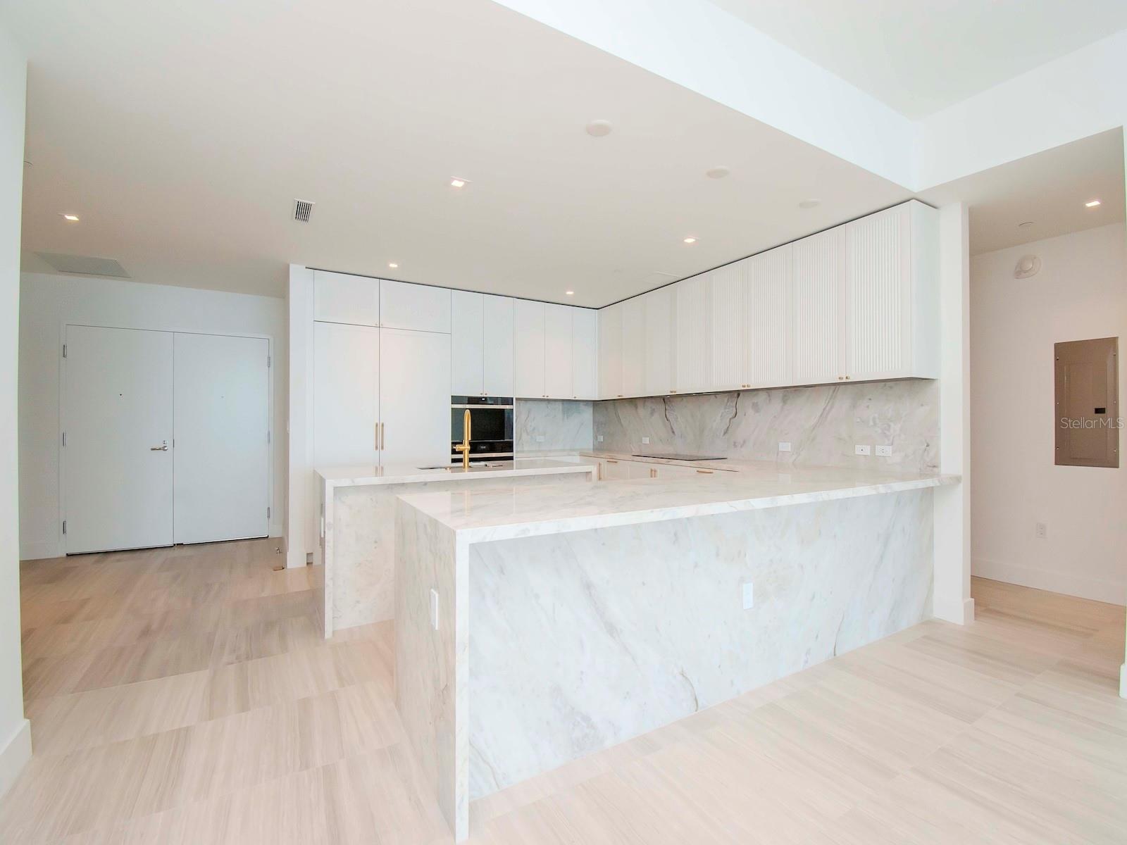 Image 6 of 80 For 3101 Bayshore Blvd Street 1102