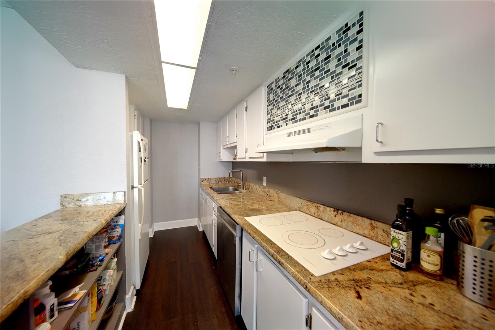 Image 14 of 23 For 470 3rd Street S 612