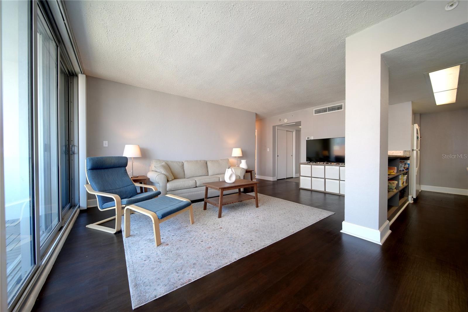 Image 3 of 23 For 470 3rd Street S 612