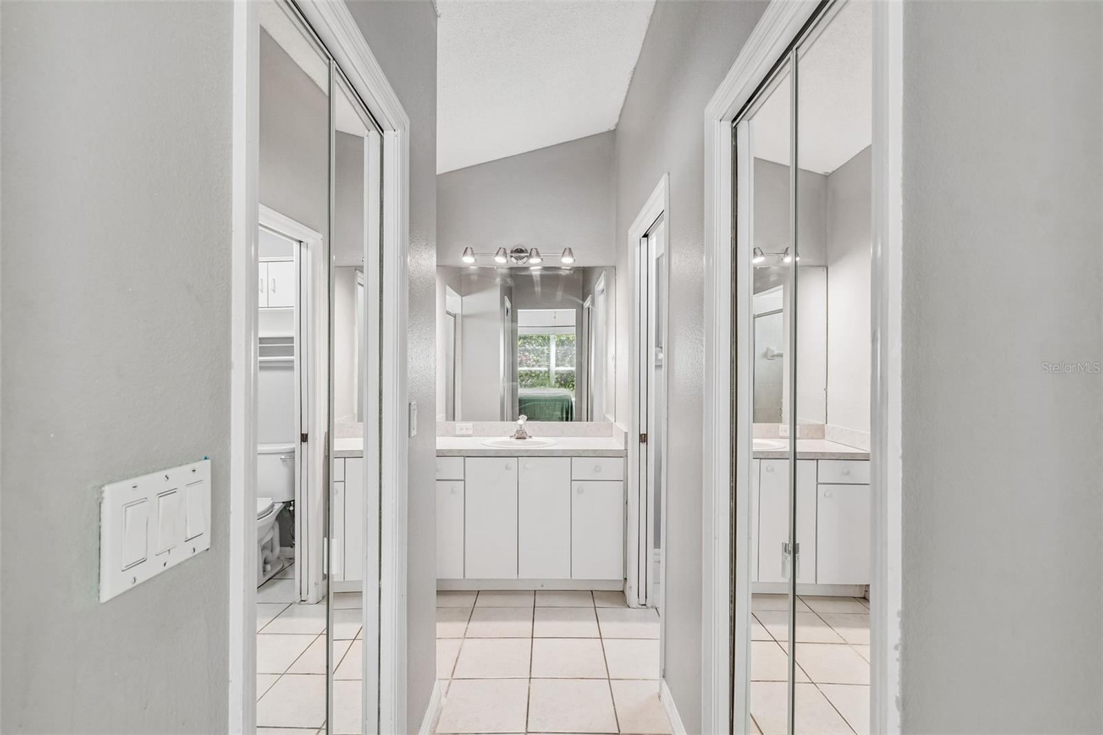 Image 11 of 25 For 10127 Barnett Loop