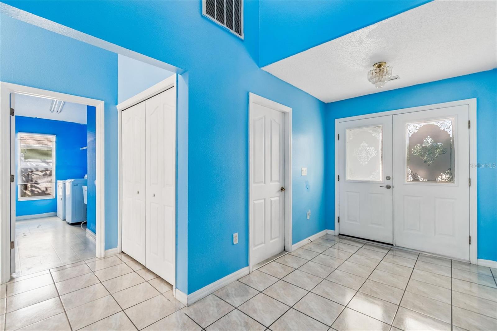 Image 2 of 25 For 10127 Barnett Loop