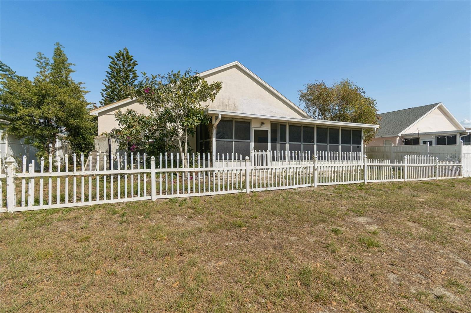 Image 21 of 25 For 10127 Barnett Loop